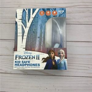Disney FROZEN II  Kid Safe Headphones! Built-In Volume Limiting Technology!